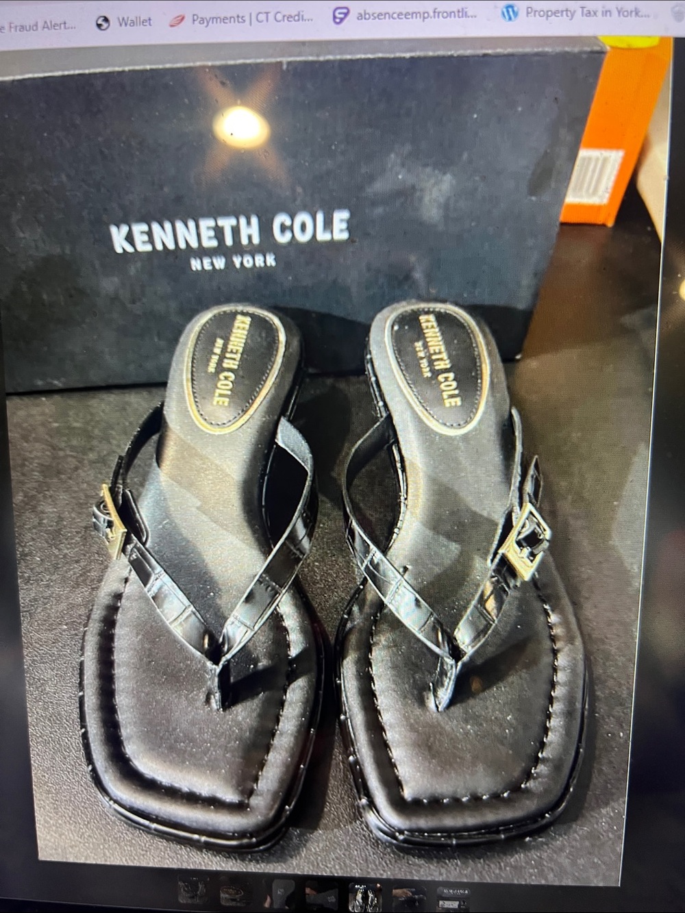 Cp size 8 Kenneth Cole New York Black Leather Square-Toe Thong Sandals